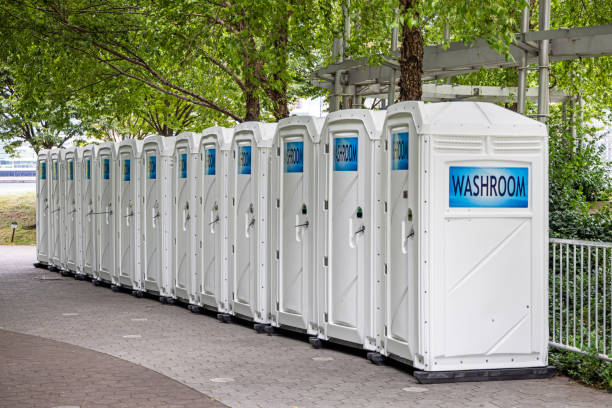 Best Porta potty rental near me  in Carrollton, MO